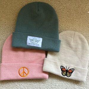 3 Beenies - 1 Boys Lie